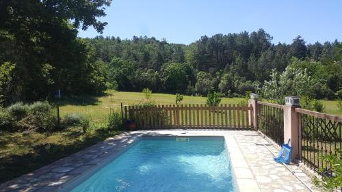 Gites La Sauvasse piscine privée