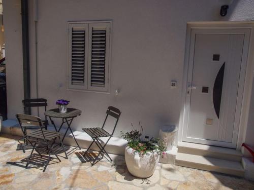 Apartment with Terrace room in Apartments Karlo