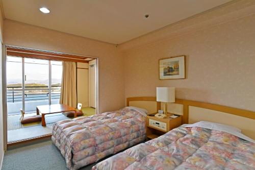 Japanese-Style Room with Tatami Area and Shared Bathroom - Non-Smoking