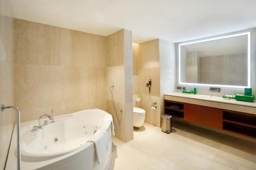 room detail thumbnail 2
