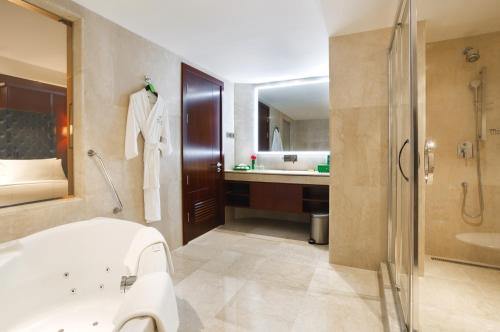room detail thumbnail 2