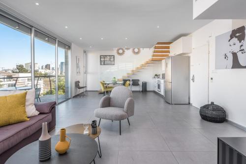 Ben Gurion - Superb penthouse close to the beach in 南特拉維夫