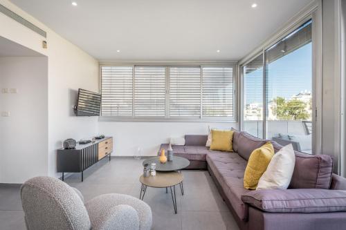 Ben Gurion - Superb penthouse close to the beach in 南特拉維夫