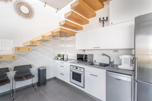 Ben Gurion - Superb penthouse close to the beach in 南特拉維夫