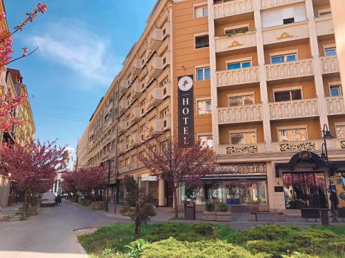 Alexandar Square Apartments 3
