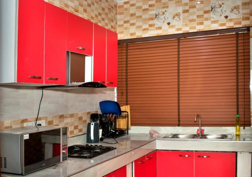 Yussals Apartments in Ngleshi Amanfro