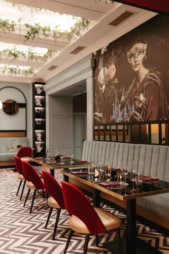 ห้องอาหาร, Hotel Select in ลาซี