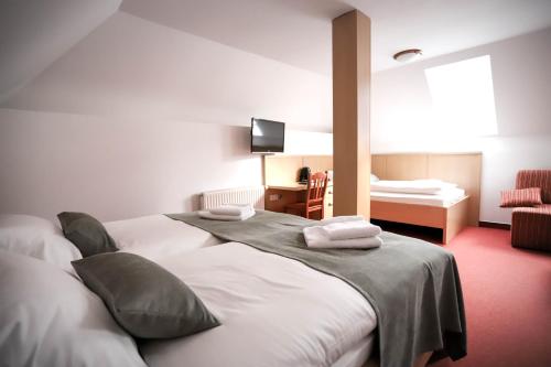 Hotel Pino Alpino in 克朗傑斯卡哥拉