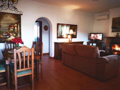 Finca Pil - Casa rural con piscina in ริมน้ำ/ชายหาด
