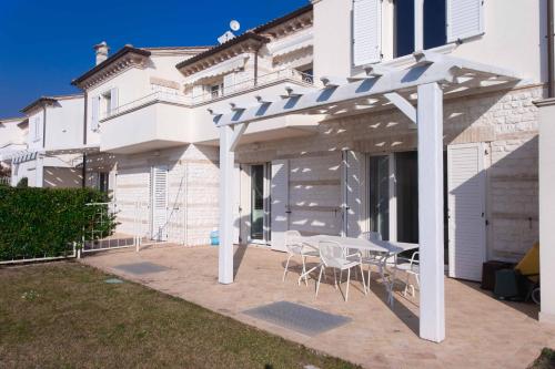 S18 - Sirolo, nuovissimo trilocale in pietra con giardino dx