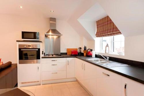 德比 DBS Serviced Apartments - The Twain 3星级 民宿 泳池