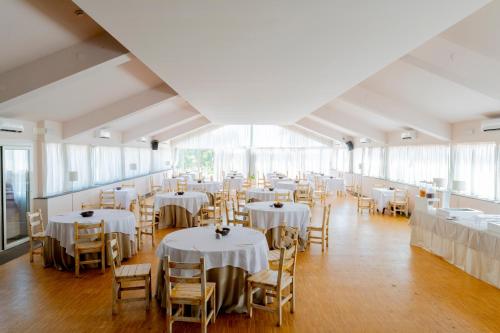 Restaurant, Le Dune Sicily Hotel in Fontanarossa