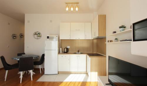 Lovely 2 BR apartment in Dubovica, Budva