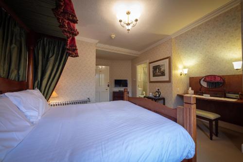 Glengarry Castle Hotel - image 5