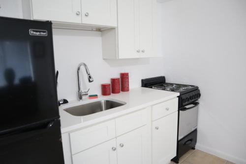 Singer Island Inn/ Deluxe Studio