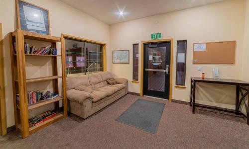 Giant Steps 12 Rustic Retreat - image 11