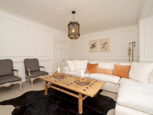 Pass the Keys Stunning large 4 bed house in Central Bath gîte à louer Bath