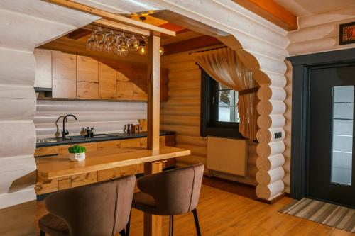 Cocina, WhiteWood Cottages in Polyanytsya