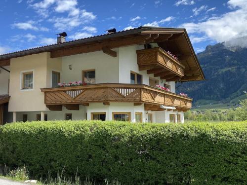 Huber Rosmarie in Schwendau, Österreich