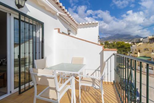 Apt Nerja Chimenea with ocean view, A/C, & Fiber