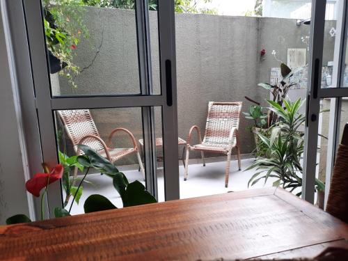 Charmosa casa em condominio com quintal in วีลาอันดราเด