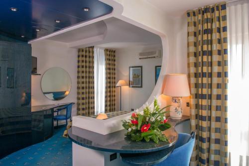 Pizzomunno Vieste Palace Hotel - image 6