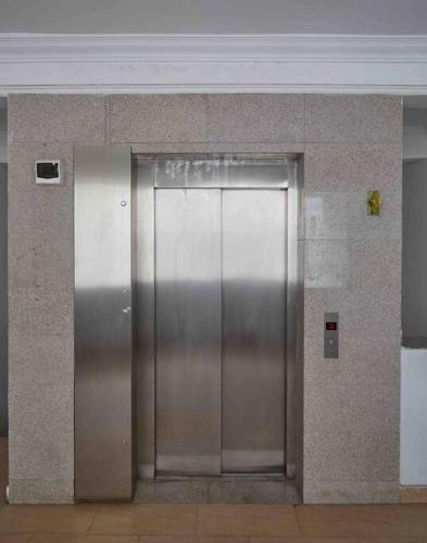 Spacious Luxury Penthouse Apartment-3 beds/balcony