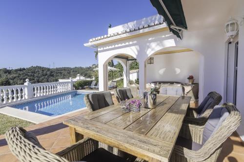 20787 - SPACIOUS VILLA