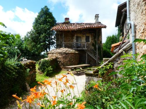 Θέα, Grande maison de caractère en pierres -superbe vue (Grande maison de caractere en pierres -superbe vue) in Laguiole