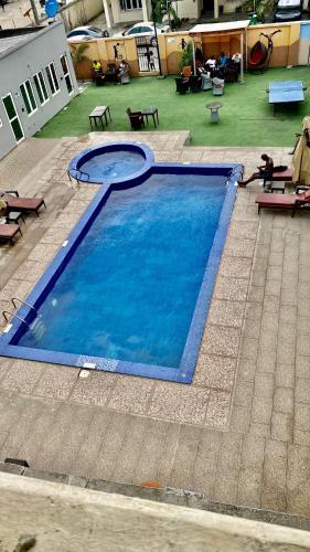 Studio Mini Apartment in Lekki 1 w. 24/7 Electricity, Pool, Wifi, TV