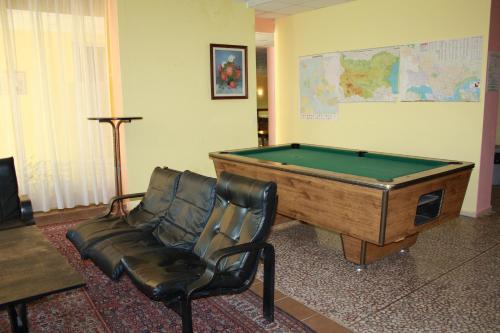 Hotel Varshava - image 12