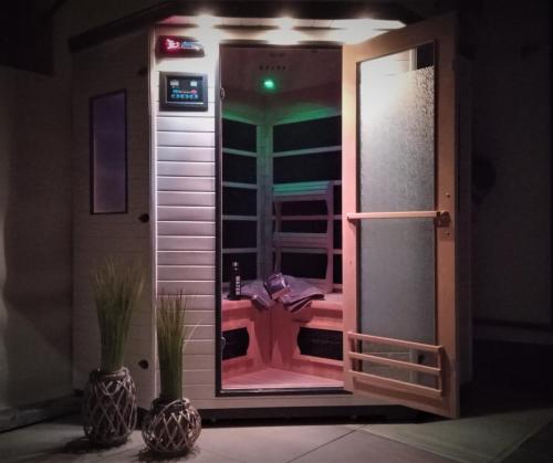 Sauna, Exklusive Ferienwohnung 'Agger-Blick' mit großer Seeblick-Terrasse & Sauna in Gummersbach