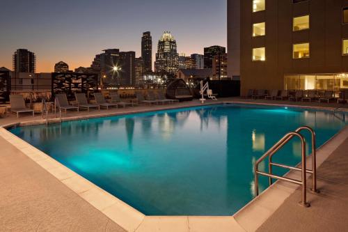 Holiday Inn Express Hotel & Suites Austin Downtown - University, an IHG Hotel