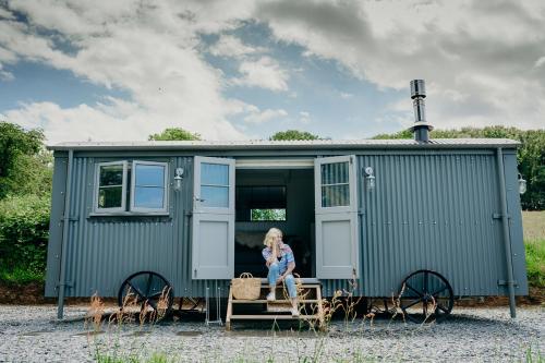 Blatchford Briar - Award Winning Private Shephards Huts with their own Secluded Hot Tubs