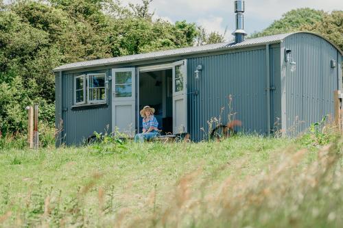 Blatchford Briar - Award Winning Private Shephards Huts with their own Secluded Hot Tubs