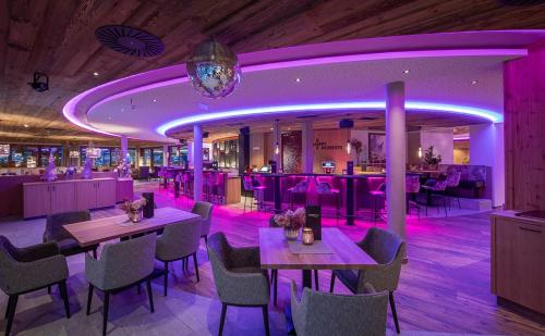 Bar/lounge, Superior Sport und Familienresort Alpenblick in Zell Am See