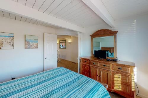 Village West 32