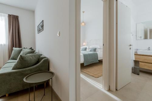 บริการและสิ่งอำนวยความสะดวก, Ivino in โอมิส