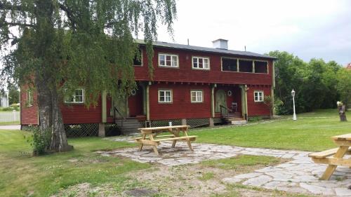 Вхід, Annexet Gastgivaregarden Sunne in Сунні