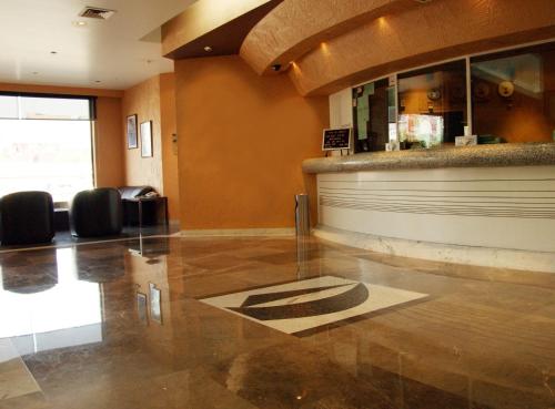 Porto Novo Hotel & Suites