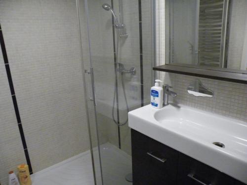 Appartement F3 -Plaisir Moins Cher - Jusqu'a 8personnes - Melun