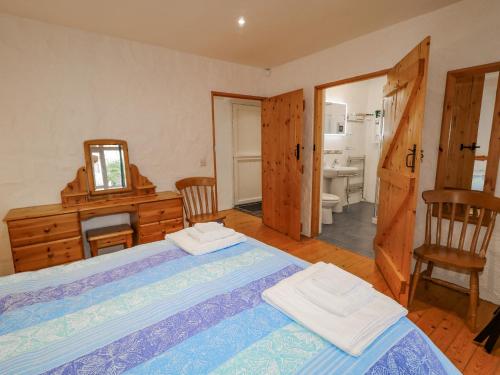 Quiet Waters Cottage - image 10