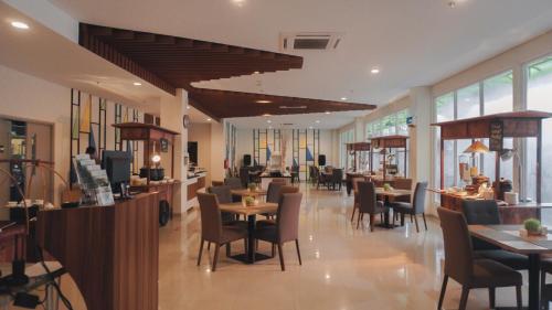 Restaurant, Patra Dumai Hotel in Dumai