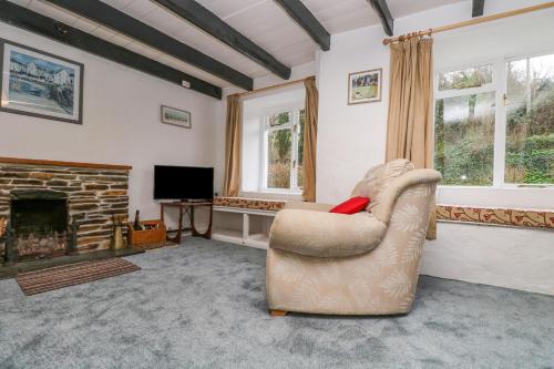 Tregithey Farmhouse - image 14