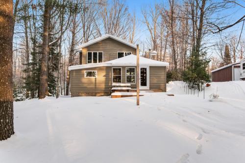 Cabin on the Loop-Upper - Three Lakes