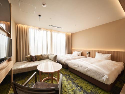 WeBase TAKAMATSU - Hostel Room Type - Deluxe Twin Room with Extra Bed