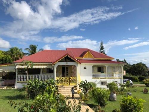 B&B Sainte-Rose - Superbe bungalow de 3 cac entre plage et montagne! - Bed and Breakfast Sainte-Rose