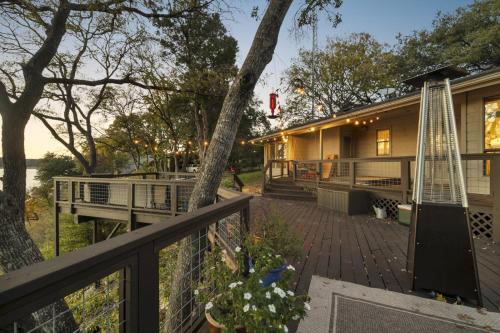 Lakefront on Lake Travis residence in Austin, USA