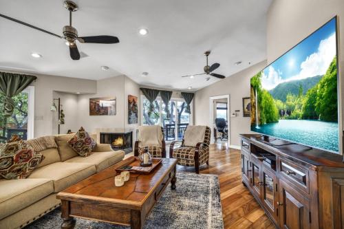 Lakefront on Lake Travis residence in Austin, USA