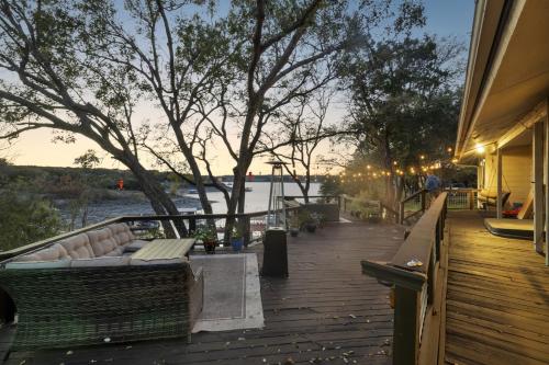 Lakefront on Lake Travis residence in Austin, USA